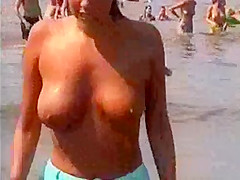 Busty girls at beach - hidden cam
