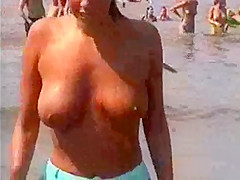 Busty girls at beach - hidden cam