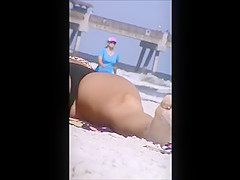 spied beach nice crotch shot upclose 165,, fat cameltoe