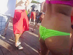 Teen with bikini thong dancing on a pool party !