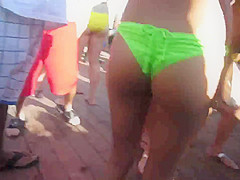 Teen with bikini thong dancing on a pool party !
