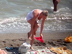 Voyeur. Nice Tits on public beach