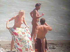 Voyeur. Nice Tits on public beach