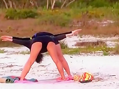 Yoga en la Playa #02