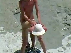 Amateur Beach Sex Standing Doggie Facecam