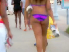 Chubby Black Beach Butt slut in Bikinni