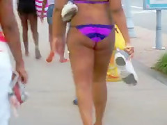 Chubby Black Beach Butt slut in Bikinni