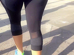 Yoga pants- Thick athletic ass babe