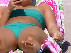 sexy milf crotch shot 152 nice cameltoe,