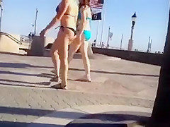 Candid HB voyeur ass