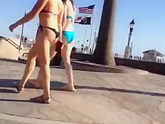 Candid HB voyeur ass
