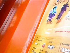 Loira gostosona pagando bundinha na praia - BR