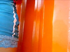 Loira gostosona pagando bundinha na praia - BR