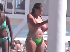 Tetazas en la playa 2(beach)