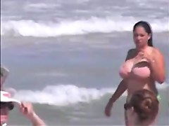 Tetazas en la playa 2(beach)