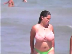 Tetazas en la playa 2(beach)