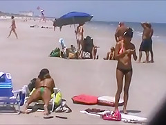 candid two hot sexy asians beach crotch shot 149, nice ass