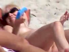 Beach babes - hidden cam