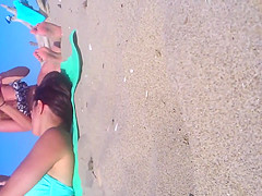 Candid teen Feet and toes at the Beach