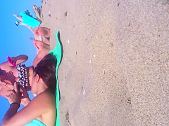 Candid teen Feet and toes at the Beach