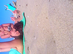 Candid teen Feet and toes at the Beach