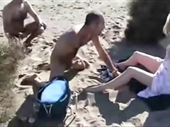 paja voyeur mirando en playa