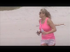 hotty with nice bouncing jogging tits in slow motion