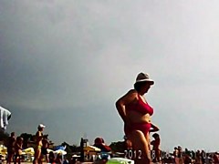 Russian mature on the beach! Amateur hidden cam!