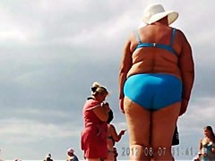 Russian mature on the beach! Amateur hidden cam!