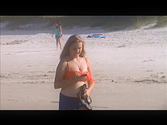 candid beach teen spy jiggly tits 21, smiles at cam