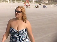 candid milf jiggly jugs at the beach 41