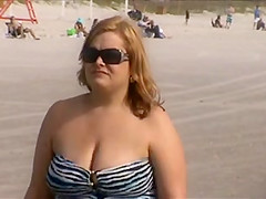 candid milf jiggly jugs at the beach 41
