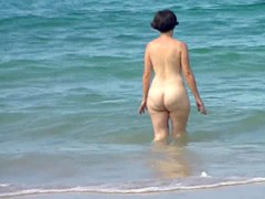 stunning pawg mature pear beach ass