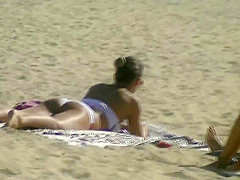 Aurelie et Sabrina a la plage avec une amie (pas de moi)