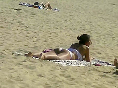 Aurelie et Sabrina a la plage avec une amie (pas de moi)