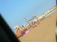 nudisti in spiaggia