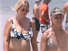 candid mature jiggly beach tits 64