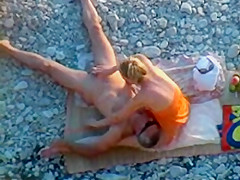 Public beach amateur fuck