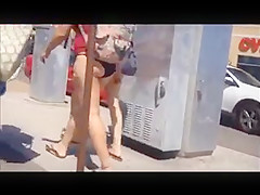 Voyeur'd Beach bunz...