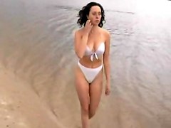 She strips on nude beach