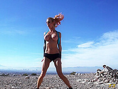 Joggin' Juggs With Bill Bailey, Sarah Jessie - Brazzers