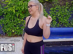 Thicc Blonde Shares With Roomate In Pov Threeway With Kiara Edwards And Emily Right