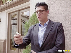 Bath Bombshell With Xander Corvus, Nicolette Shea - Brazzers