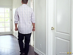 Cum Get Your Pay Check With Jessy Jones, Isis Love - Brazzers