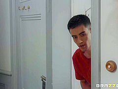 Peeping Stepson With Jordi El Nino Polla, Rebecca Jane Smyth - Brazzers