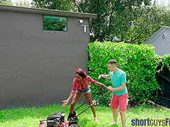 Pervy shortguy filling ebonys MILFs cunt