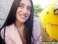 Pickedup cute bae pussysmashed in public