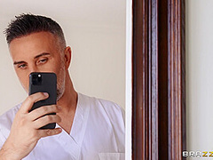 Feeling Up Aila With Aila Donovan , Keiran Lee - Brazzers