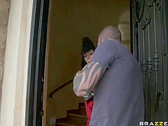 Tits On Guard With Scott Nails And Rachel Starr