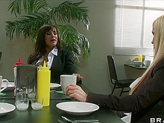 Reservoir Sluts With Johnny Sins, Nikki Benz, Lisa Ann, Scott Nails - Brazzers